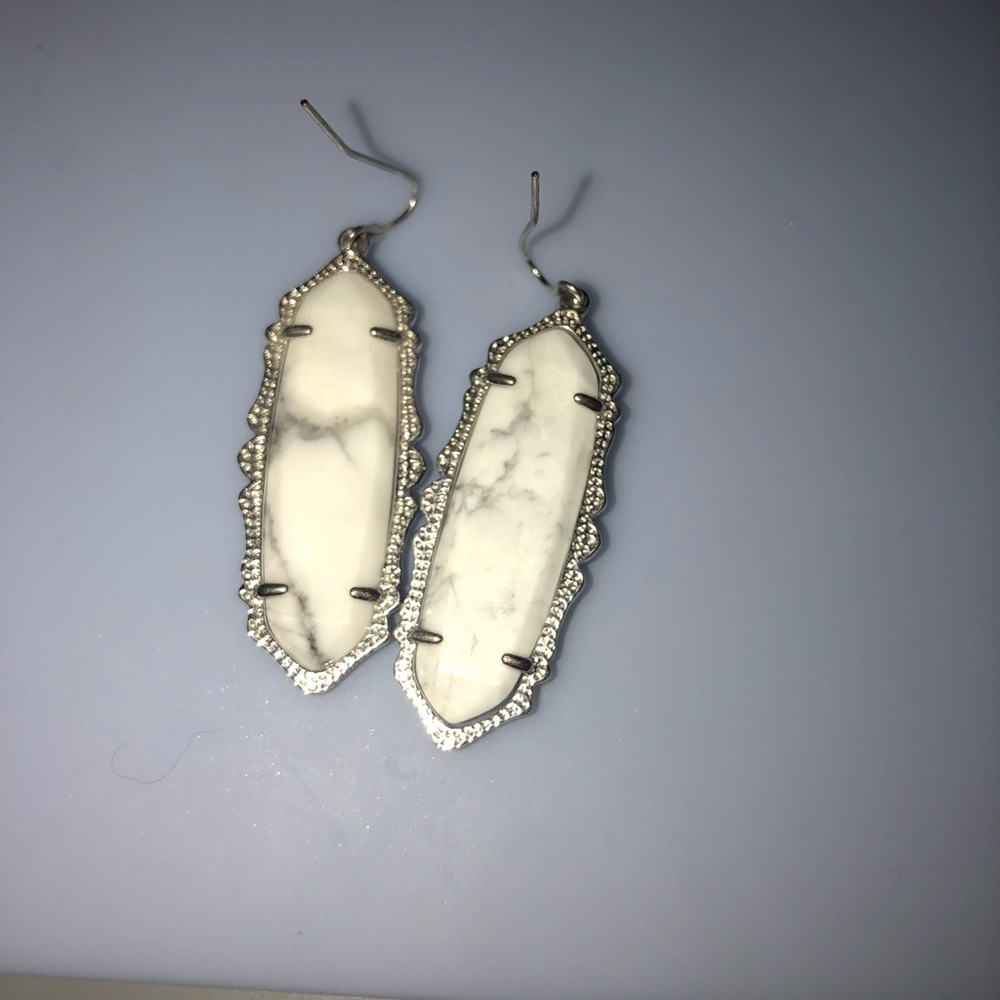 Howlite francie’s